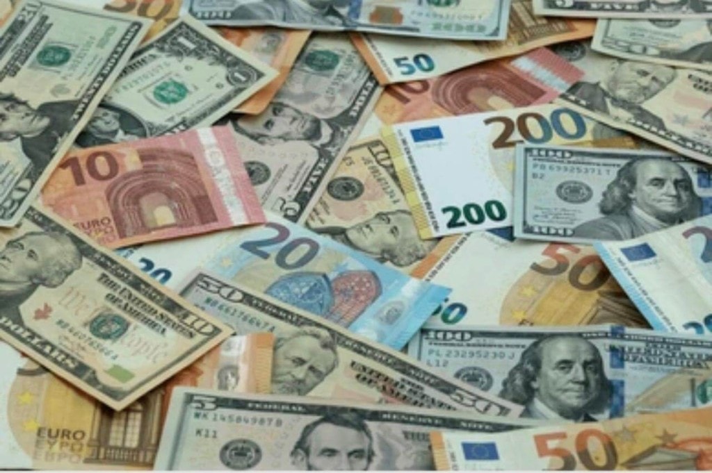 Where to Exchange Currency Without Commission in Czechia